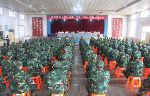 甘肃省煤炭工业技工学校宿舍环境与计算机技术培训概览