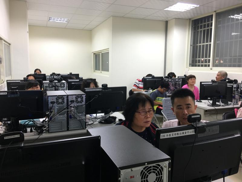 点亮屏幕-遇见未来——通霄数位机会中心计算机培训纪实